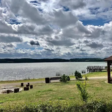 شقة Dom Nad Jeziorem Wiejskim Lakie (Bytow)