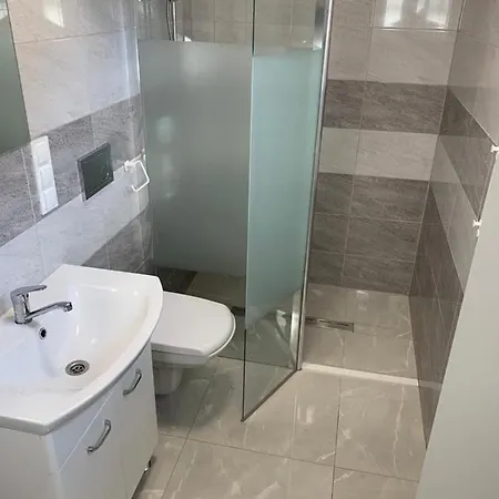 Dom Nad Jeziorem Wiejskim * Łąkie