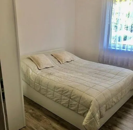 Dom Nad Jeziorem Wiejskim