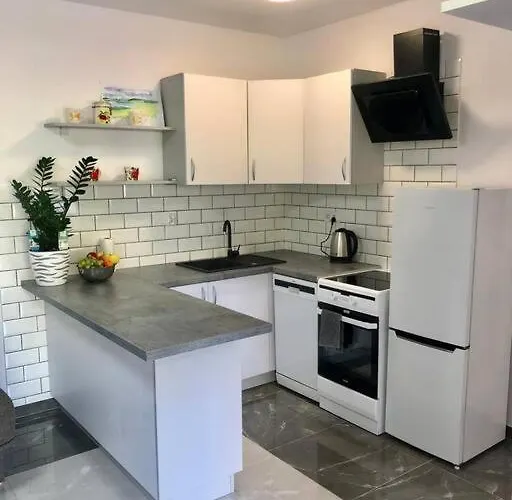 Dom Nad Jeziorem Wiejskim