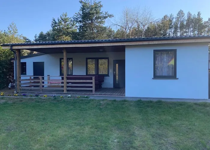 Dom Nad Jeziorem Wiejskim * Lakie (Bytow)