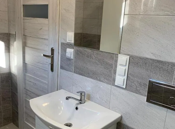 Dom Nad Jeziorem Wiejskim * Lakie (Bytow)