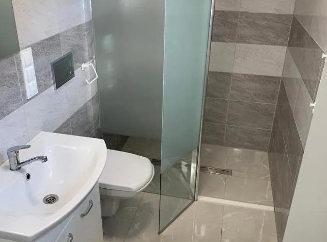 Dom Nad Jeziorem Wiejskim * Lakie (Bytow)